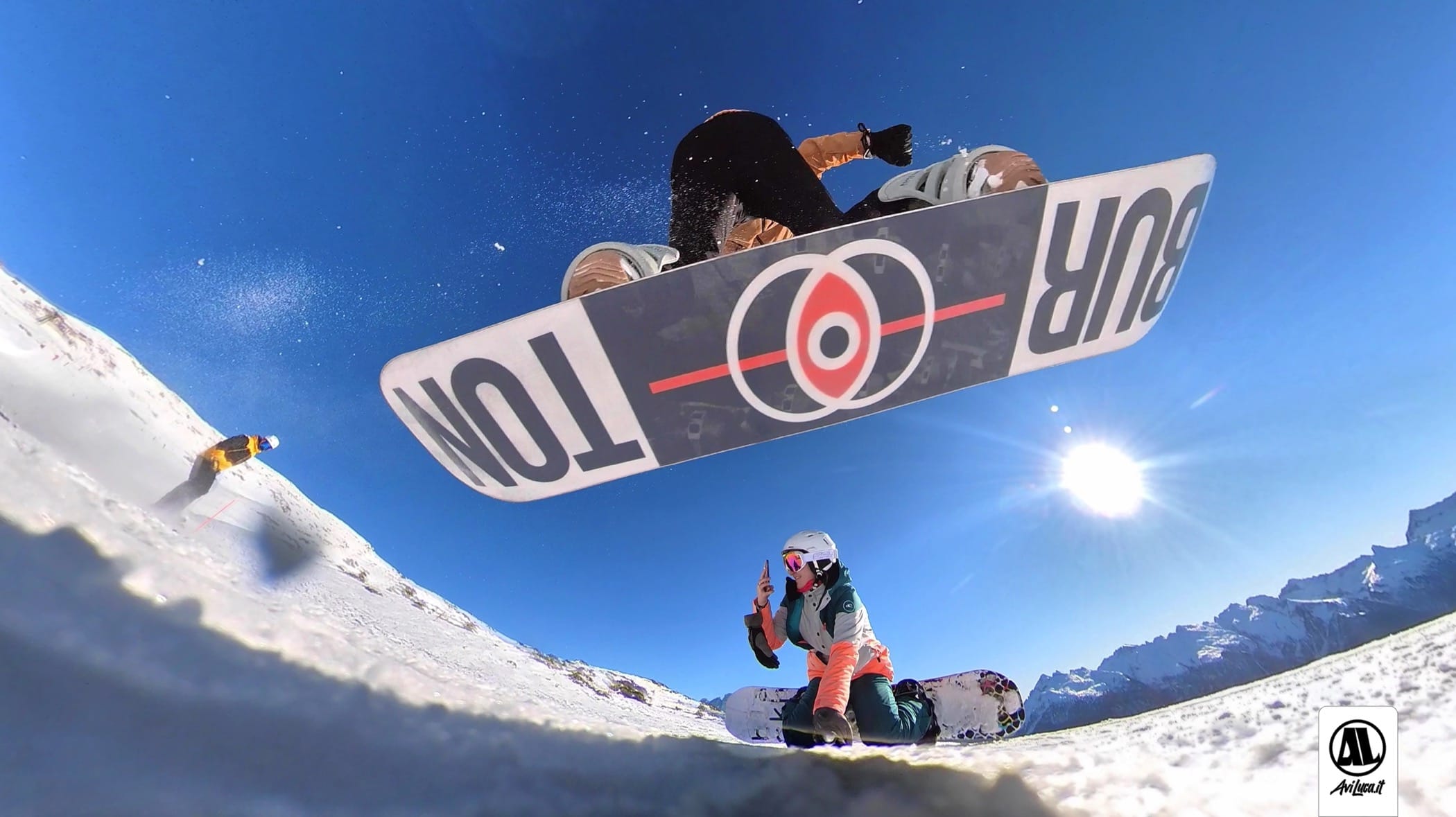 Avi Luca Jump Burton snowboard INSTA360